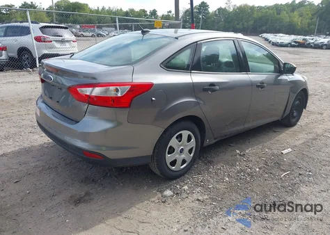 2013 Ford Focus S z USA, uszkodzony, nr VIN 1FADP3E25DL358519
